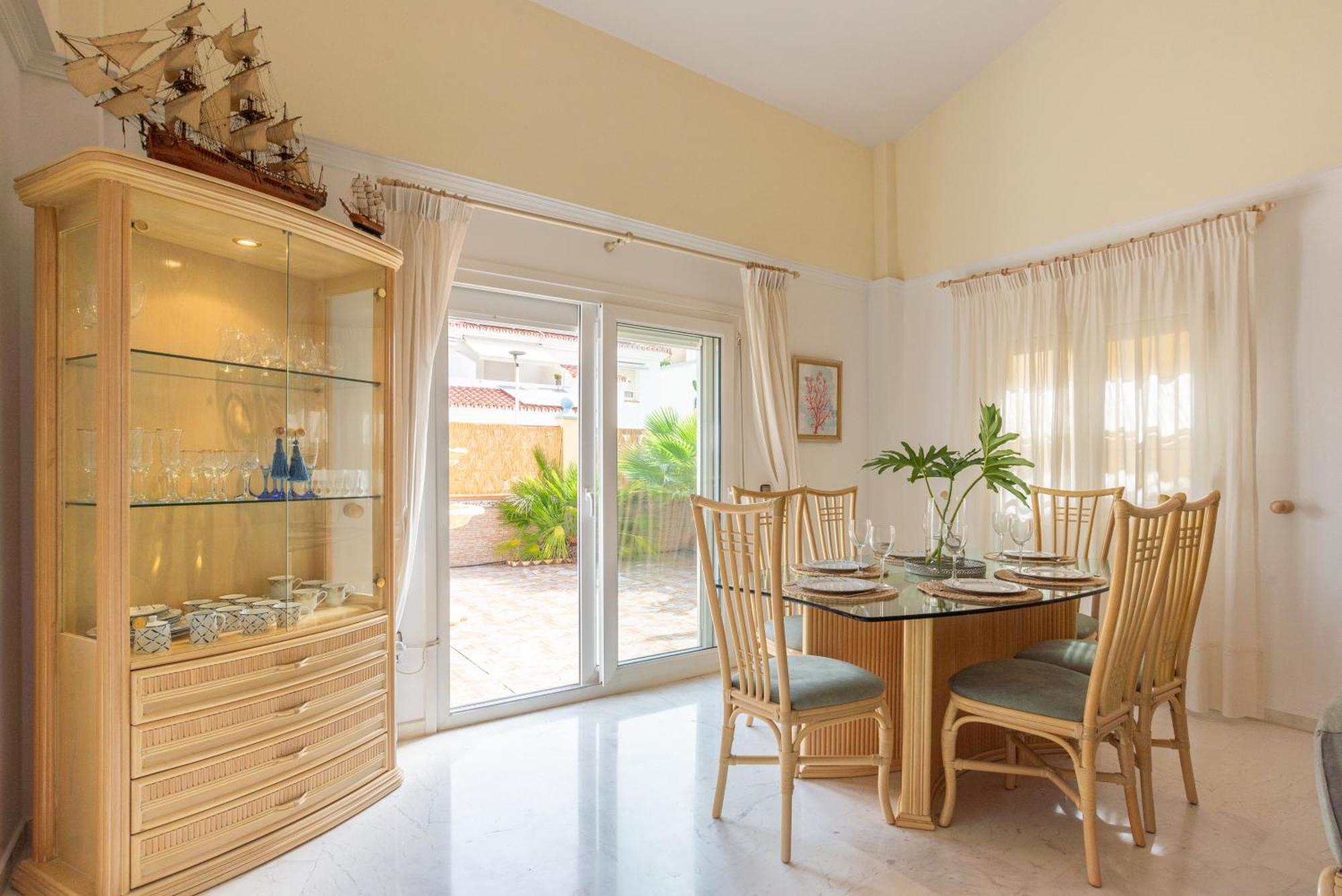 Villa Valentina - Renovated On Los Alamos Beach Torremolinos Eksteriør bilde