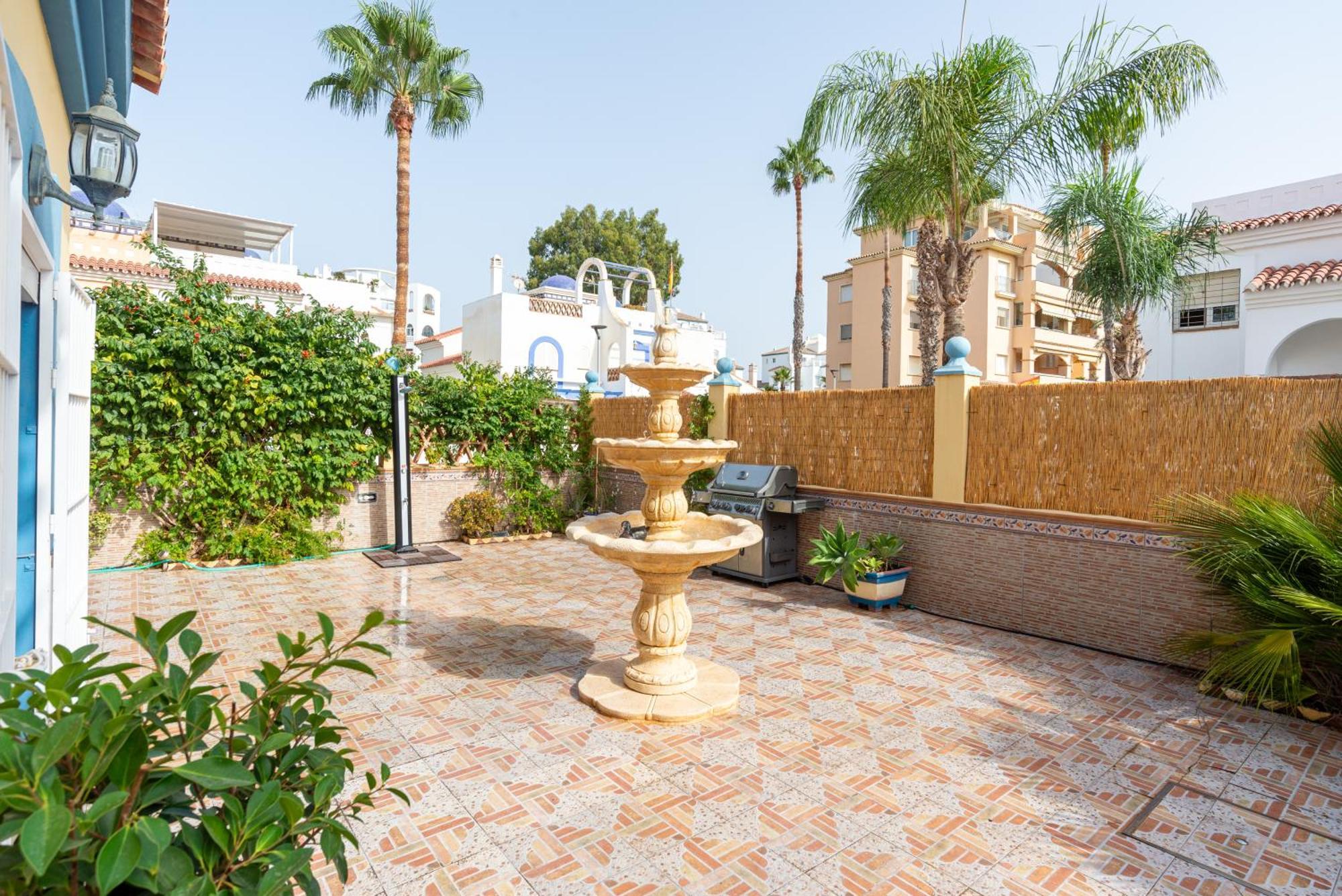Villa Valentina - Renovated On Los Alamos Beach Torremolinos Eksteriør bilde